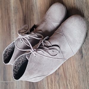Cityclassified Wedge Ankle Booties, Size 10, Tan Suede, Boutique